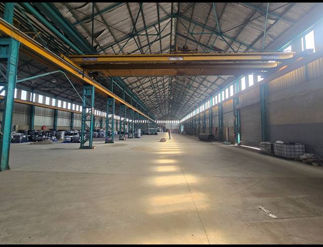 3,000M² WAREHOUSE FOR SALE IN BOKSBURG EAST
